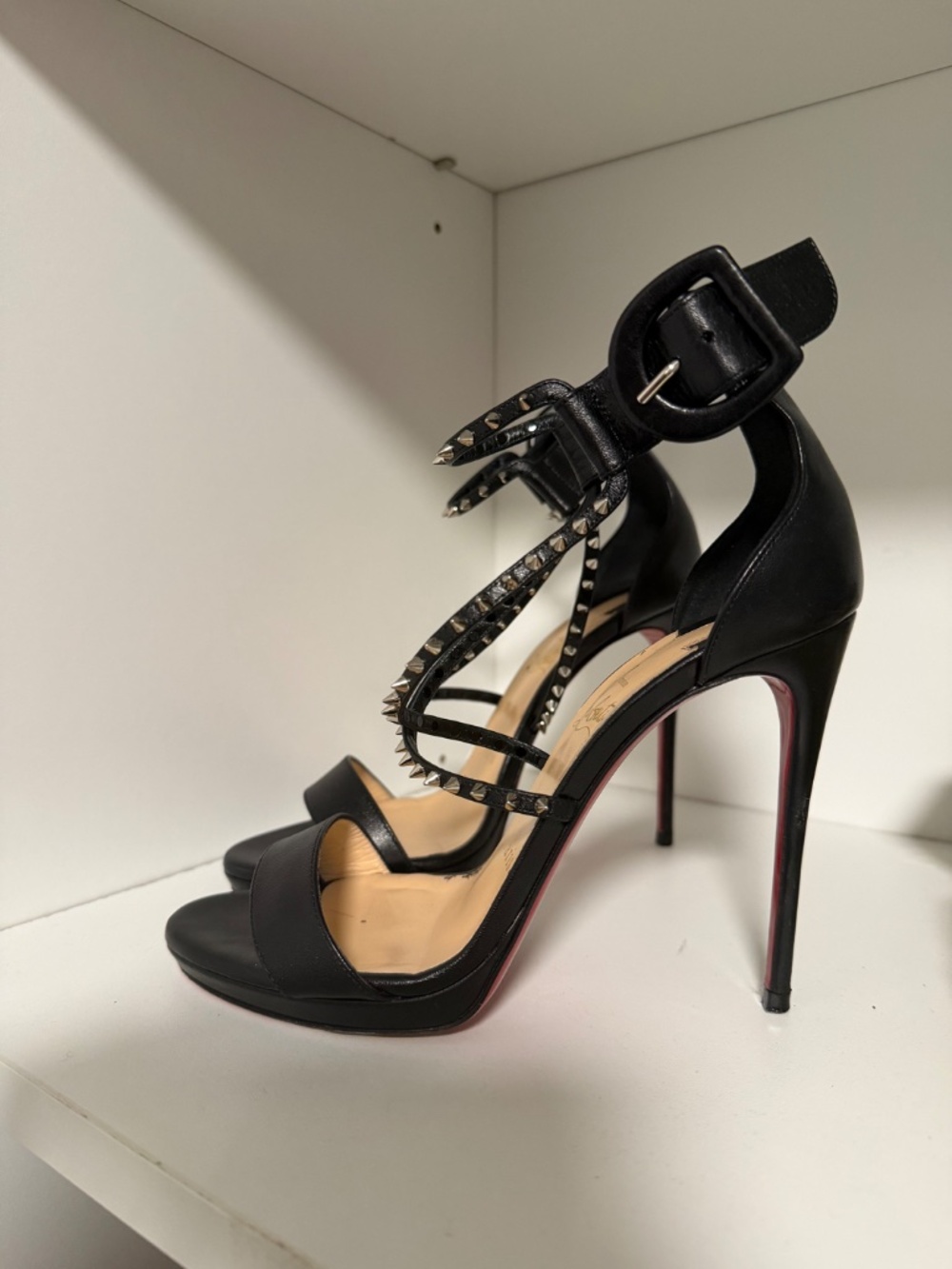 Red bottom heels - Picture 3 of 3